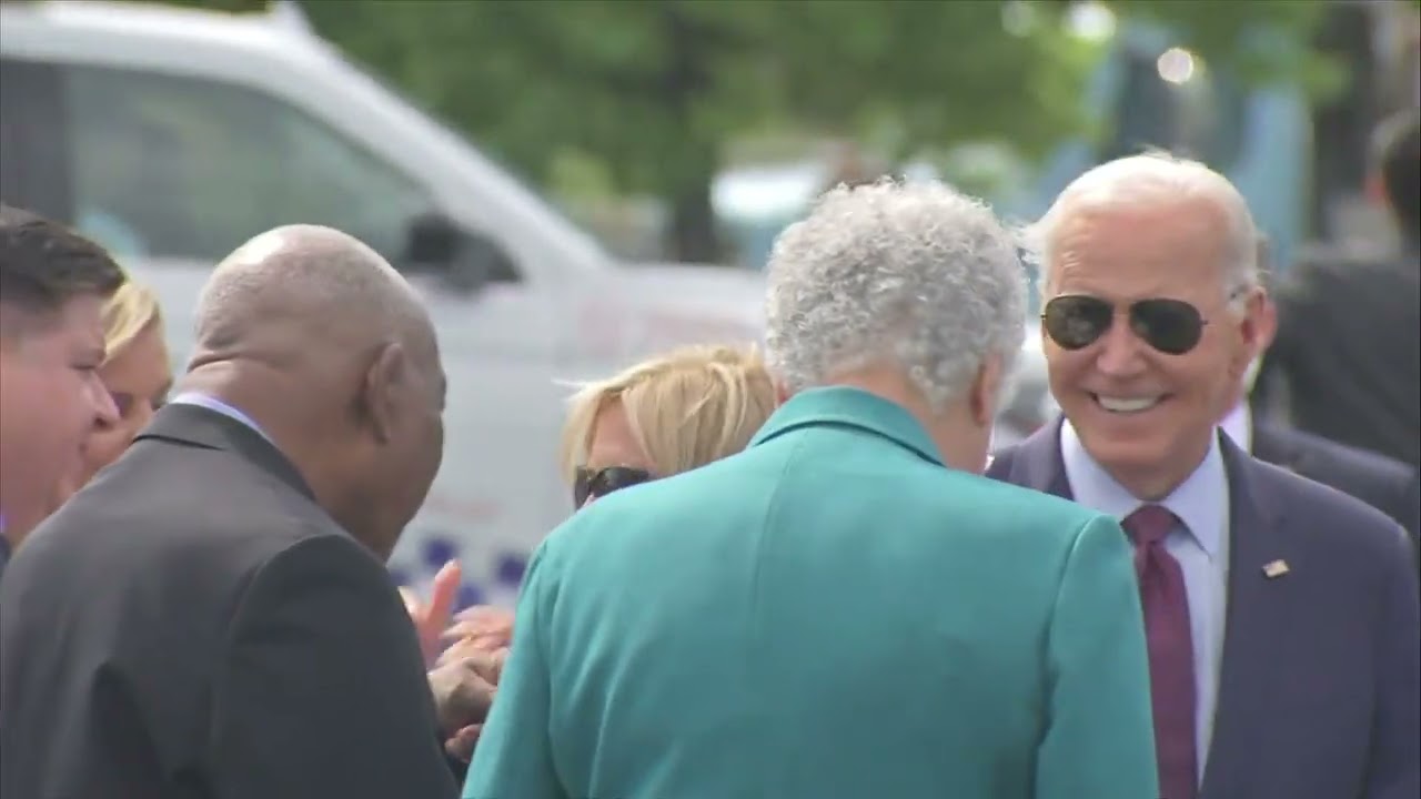 President Joe Biden, Jill Biden arrive in Chicago for DNC