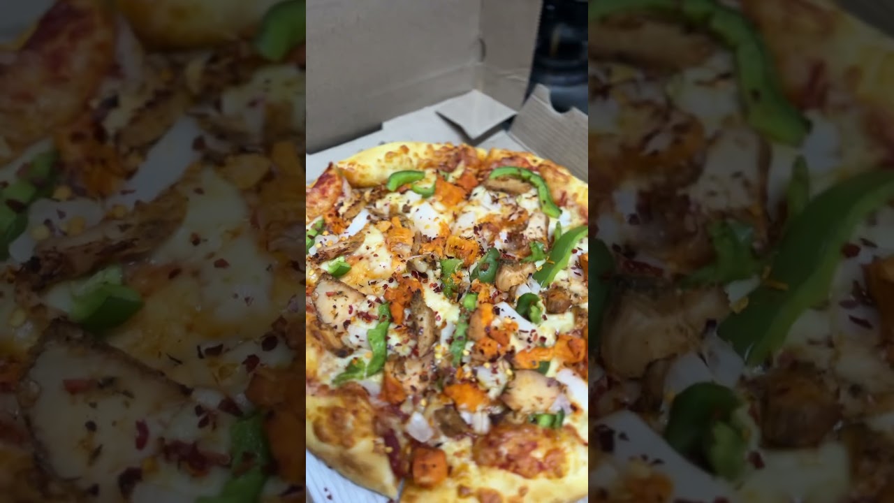Domino&rsquo;s Chicken Fiesta Pizza 😍