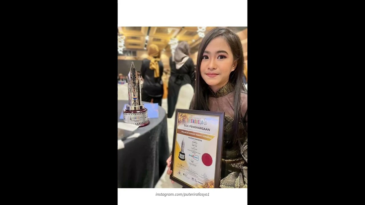 Puteri Rafasya, Aktris Malaysia prank kursi ditarik tak bisa jalan!🤗😘😎❤️ (15-05-2023|20.34) 