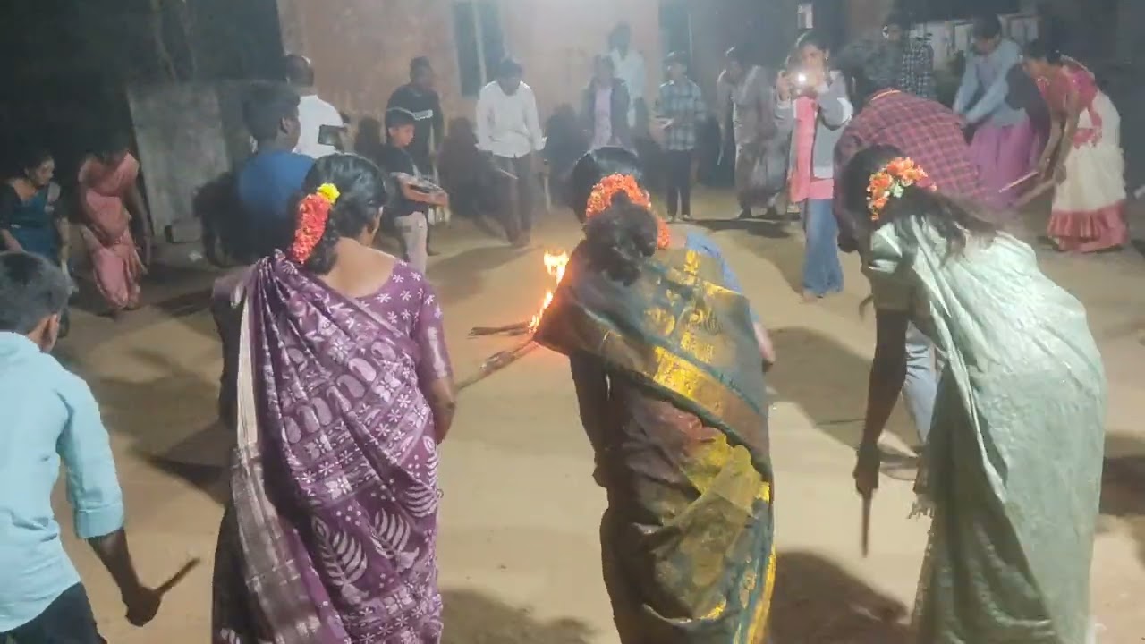 జనవరి 14/1/2026.మకరసంక్రాంతి పండగ. ఎర్రబల్లి గ్రామం కోలాటం 