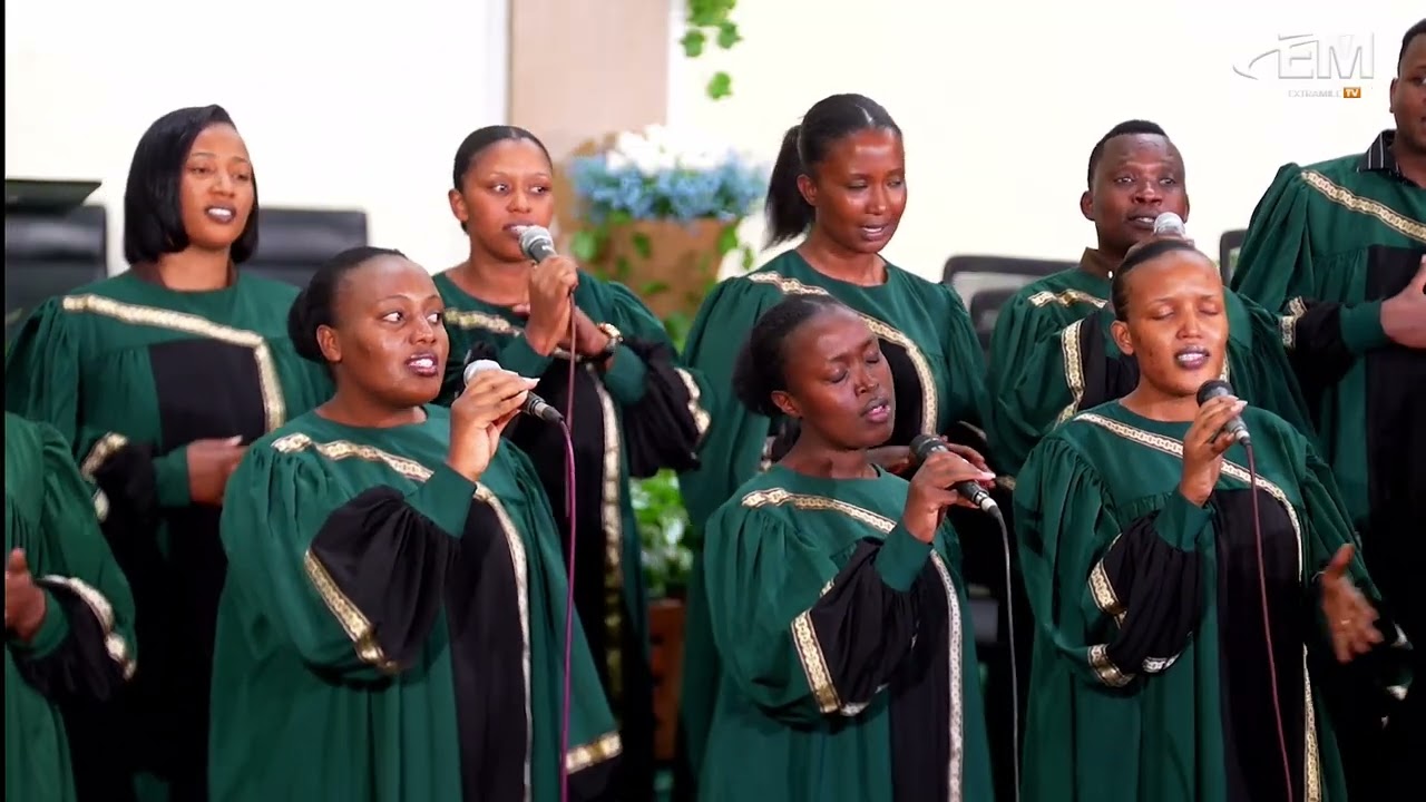 ECCLESIASTE CHOIR MU NDIRIMBO NZIZA ZISHIMISHIJE