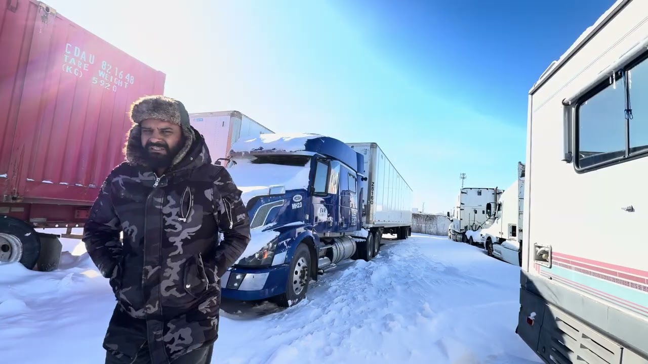 Semi truck stuck in snow .. ❄️ 