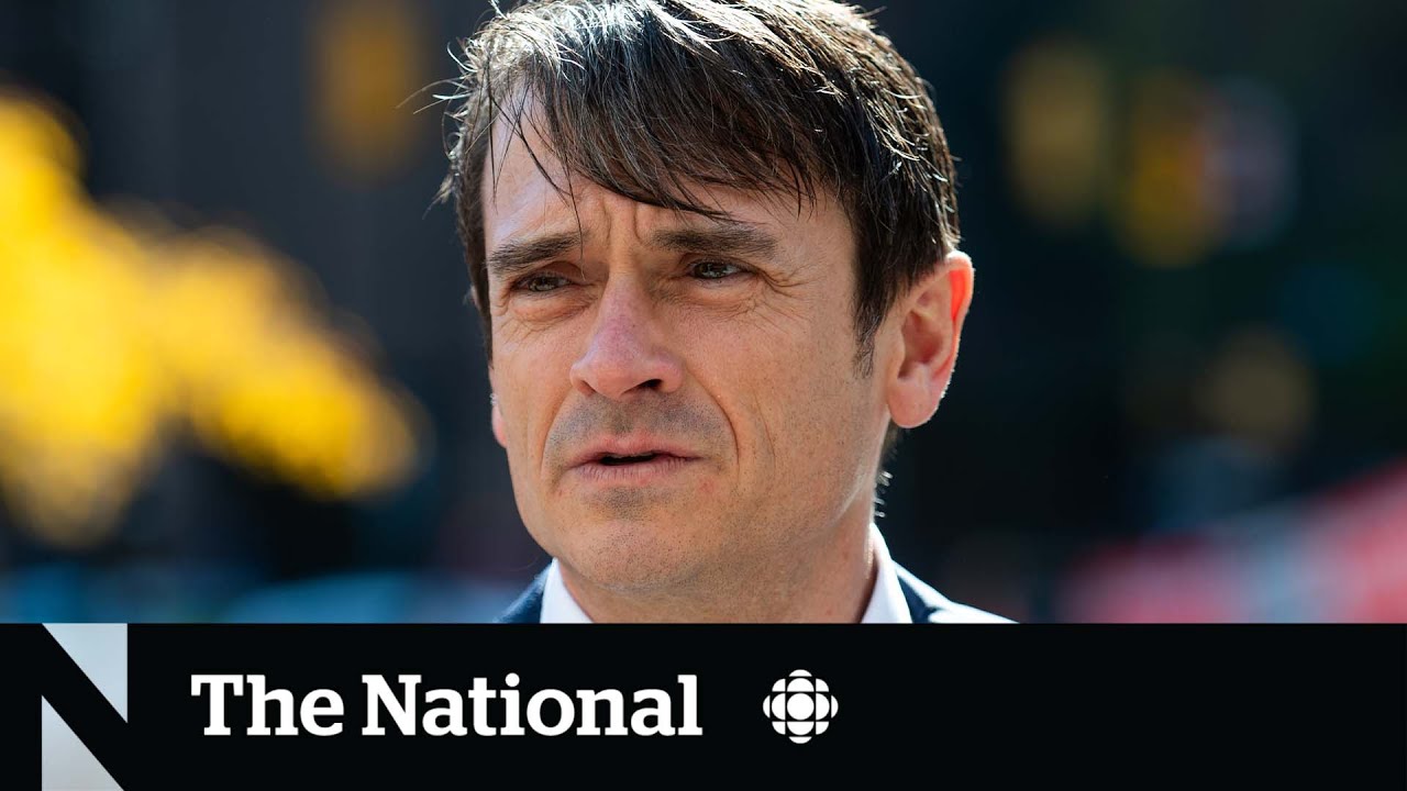 Former RCMP director was trying to sell secrets to police targets, Crown alleges