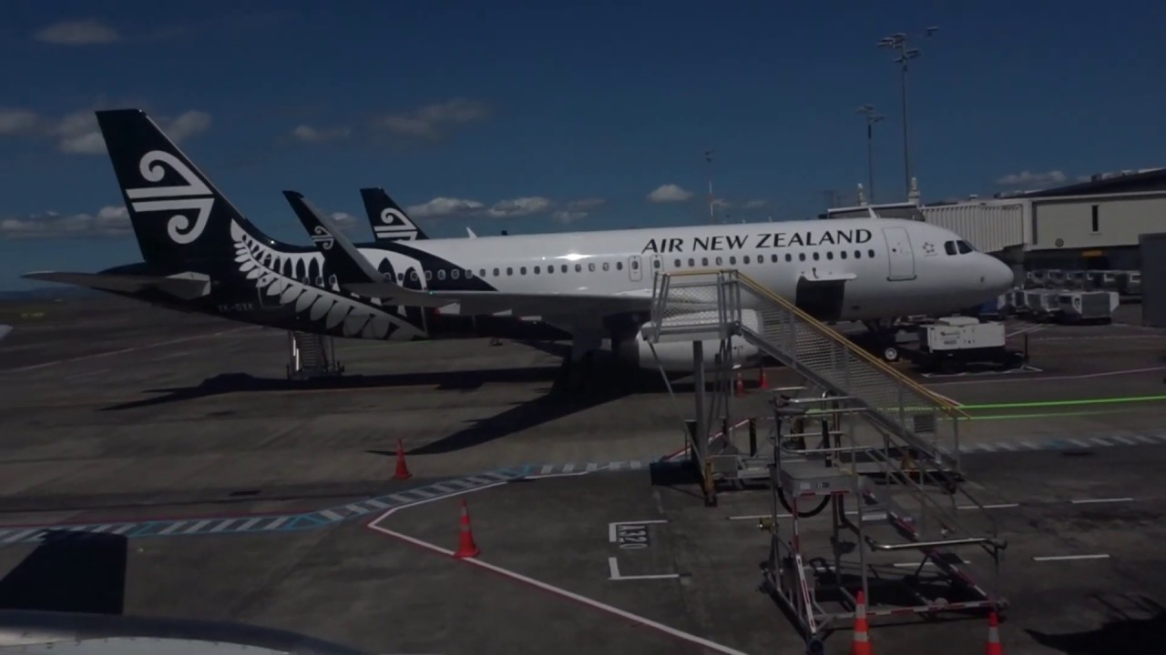 Auckland-Queenstown flight NZ619 Mt. Taranaki, Farewell Spit, Kawarau River Gorge descent 2019-12-10