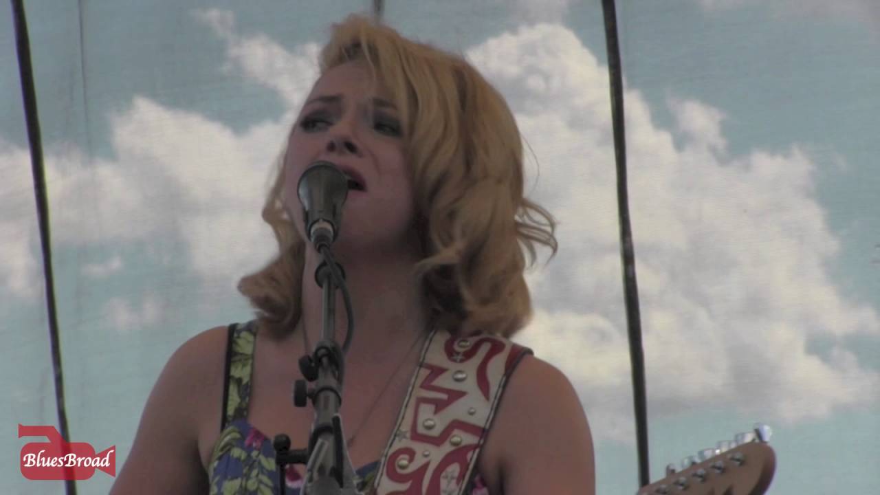 SAMANTHA FISH ❣ Black Wind Howlin'  8/7/16 Riverfront Blues Festival