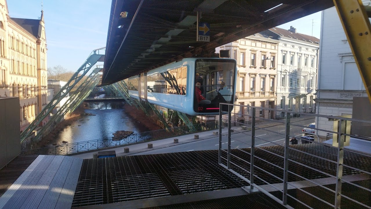 Schwebebahn in Wuppertal. Mit Mitfahrt.
