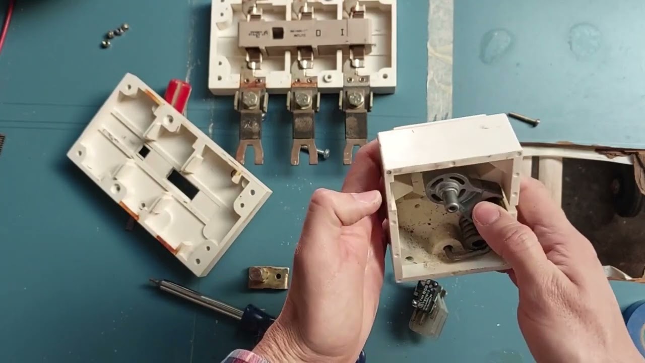 Sezionatore Socomec SIRCO 200A teardown