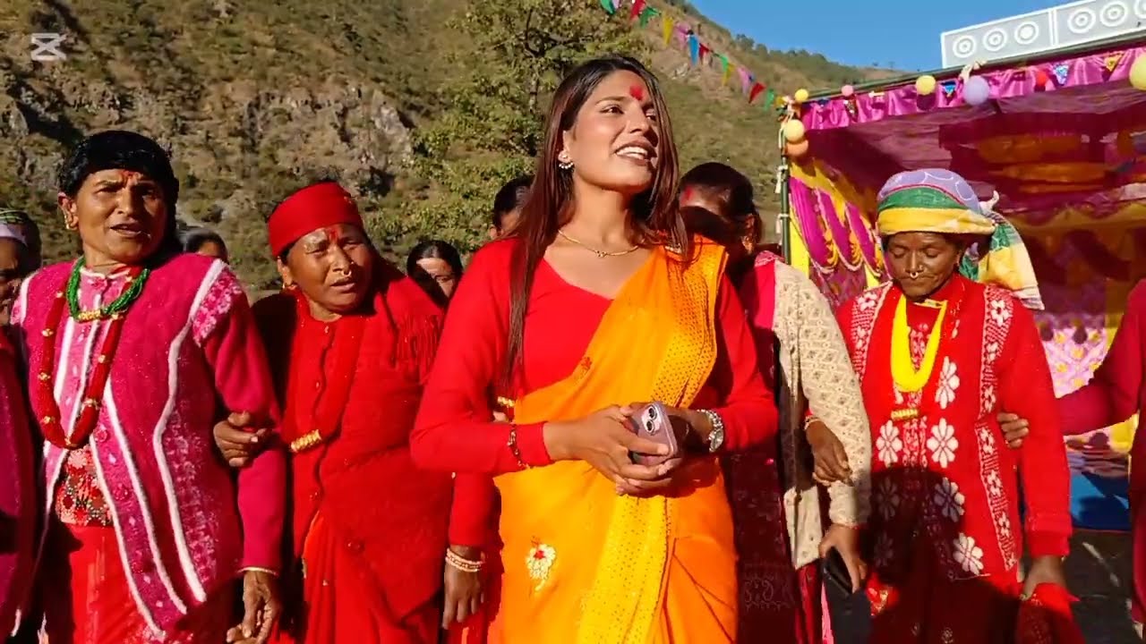 कति चौका थकाइ मारी कति चौका फेरि ...यसोदा देबकोटा -बिकास धामी-राम साउद-महेस रोकाया थलारा पिखेत बझाङ 