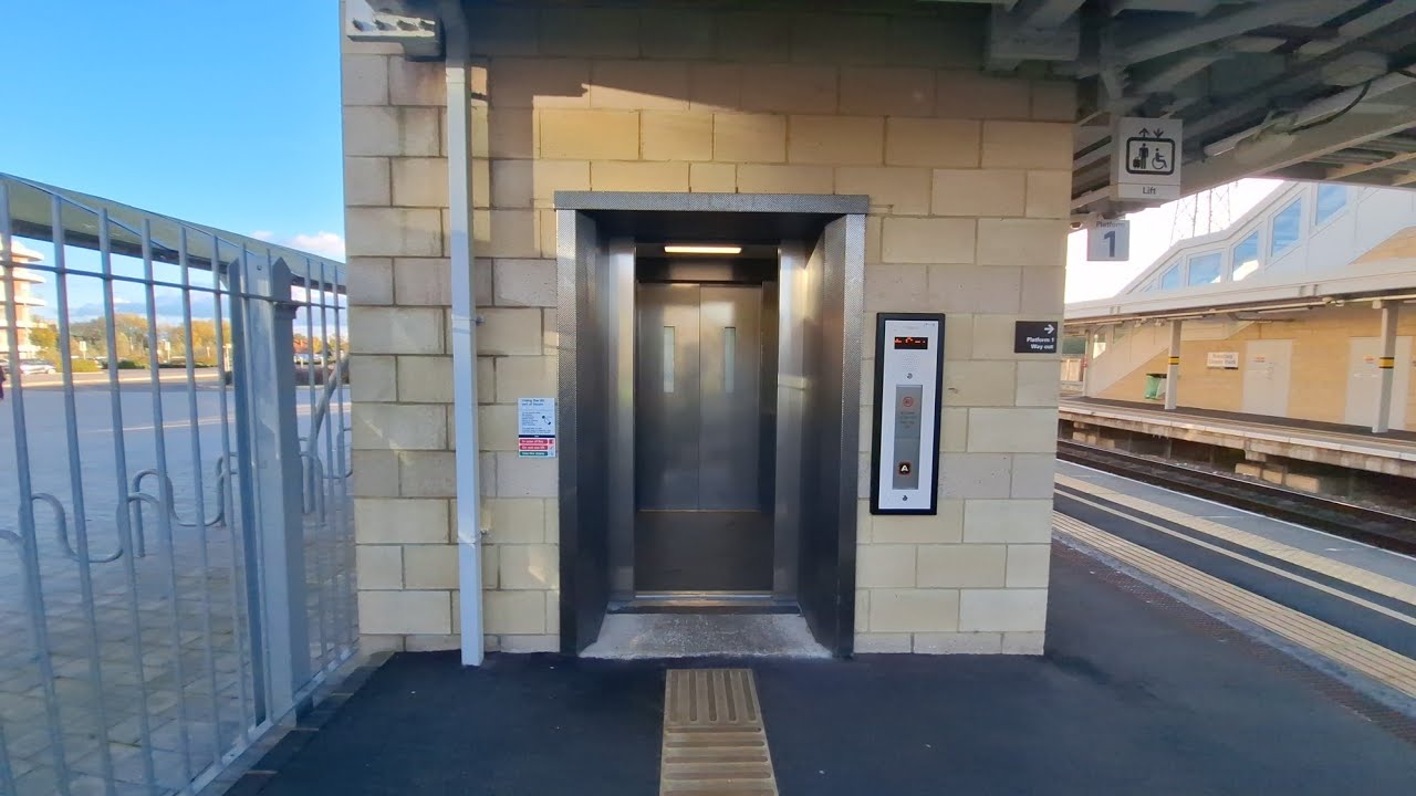 Stannah Lift at Reading Green Park Train Station