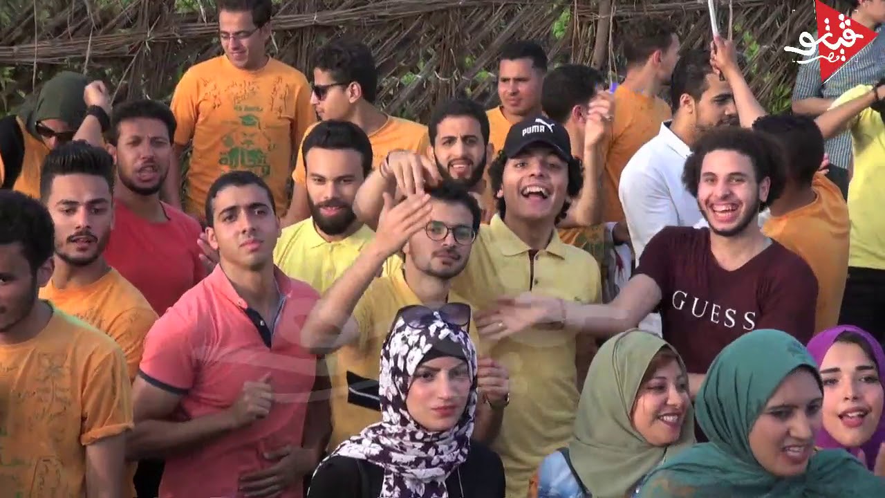 شوف بنات وشباب تجاره بيقولو لى عبسلام وشقاوه ولا ولا ولا عى الصحاب ياله هنتخرج ياله