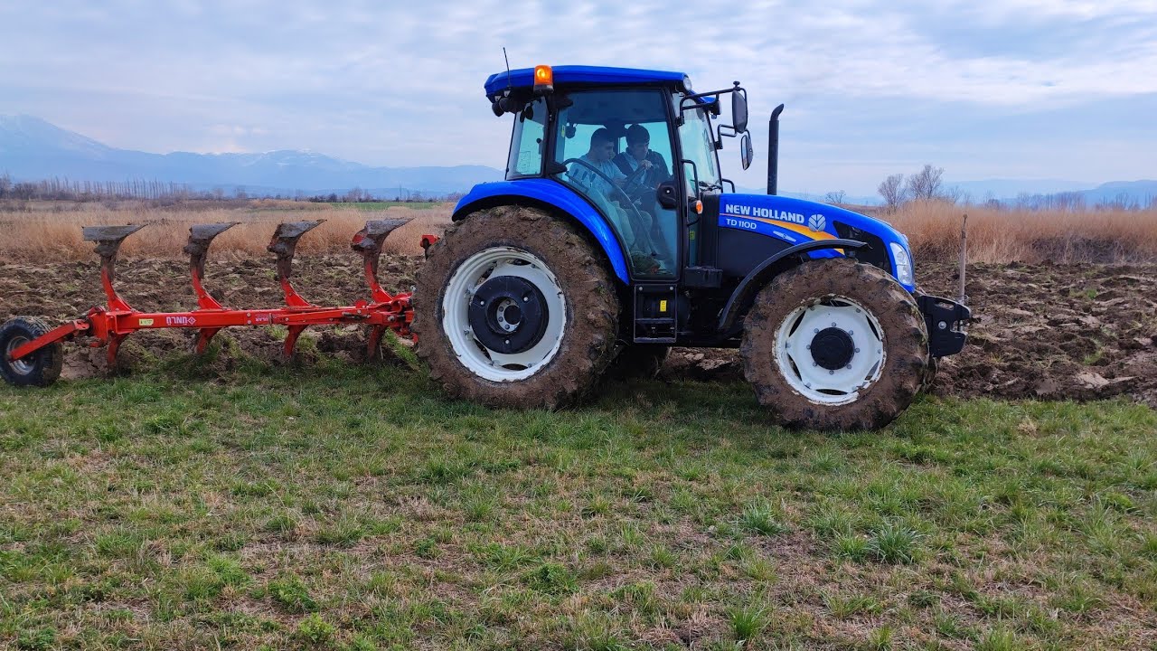 NewHolland TD110D ile Yonca Yeri Sürüyoruz // Yonca Yerinde Yeni Traktörümüzü Deniyoruz//
