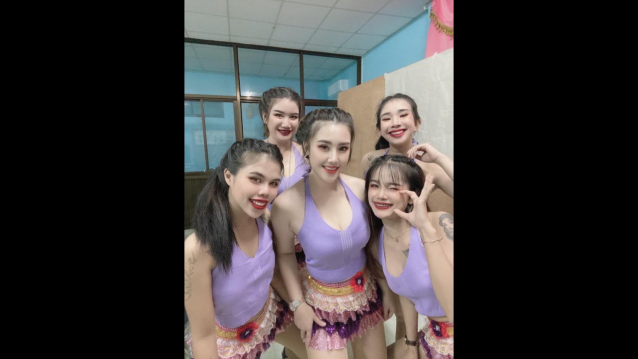รำวงงานบุญมาแล้วจ้าวววว ฝากกดไลค์กดแชร์เพื่อเป็นกำลังใจให้น้องด้วยนะเจ้า ขอบคุณเจ้า