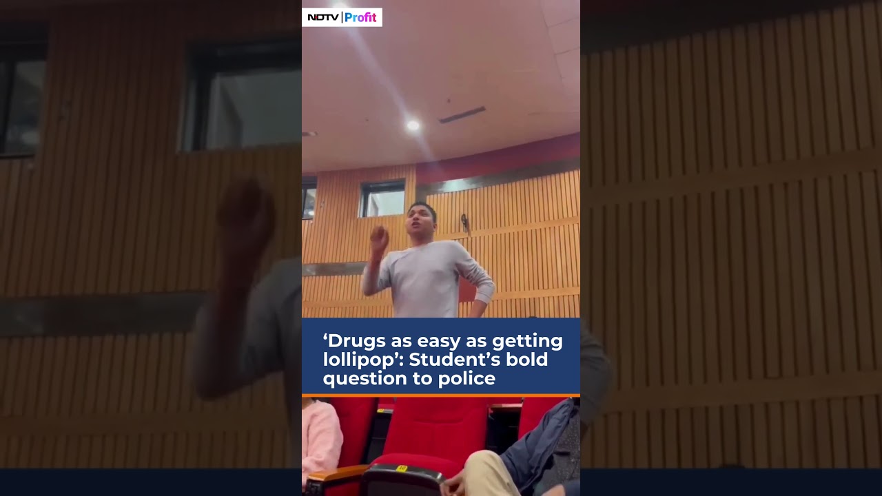 College Student's Question To Police On Drugs Goes Viral #shorts #viral