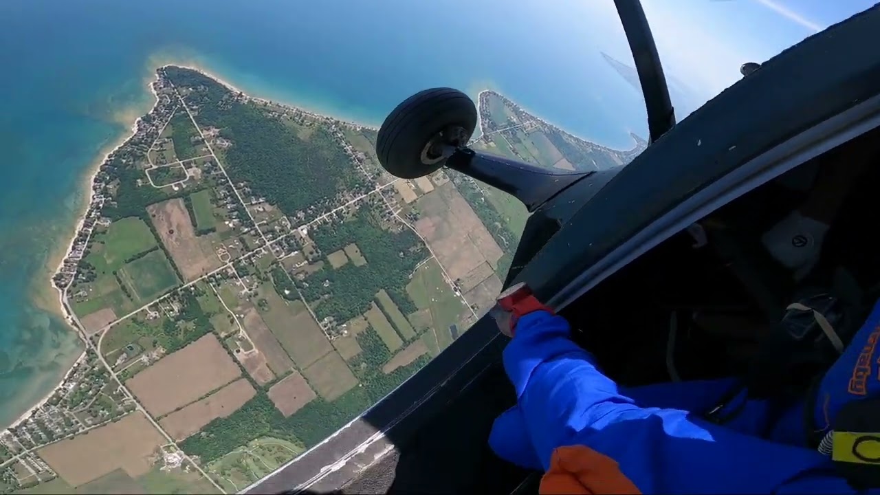Skydive Hop N Pop Graduation Jump