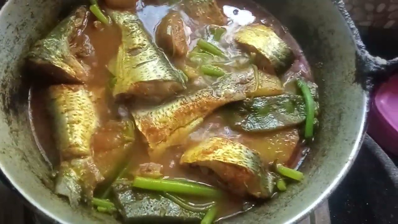  Yummy Hillsa fish curry with mixed vegetables. 