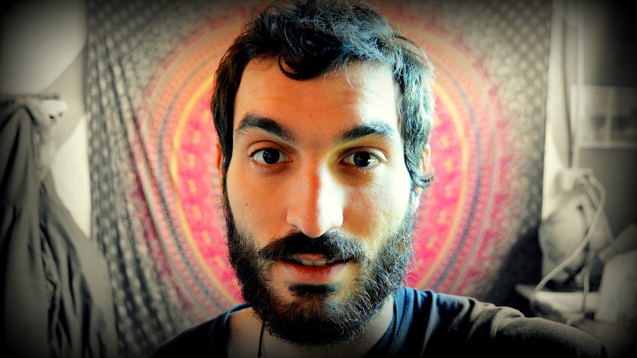 [ASMR PORTUGUÊS] - Perguntas e Respostas 2 || WHISPERING