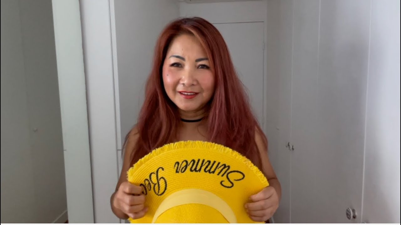Asmr. Yellow hat can be very useful with different clothes 👒 ( scratching Fabrics and tapping)