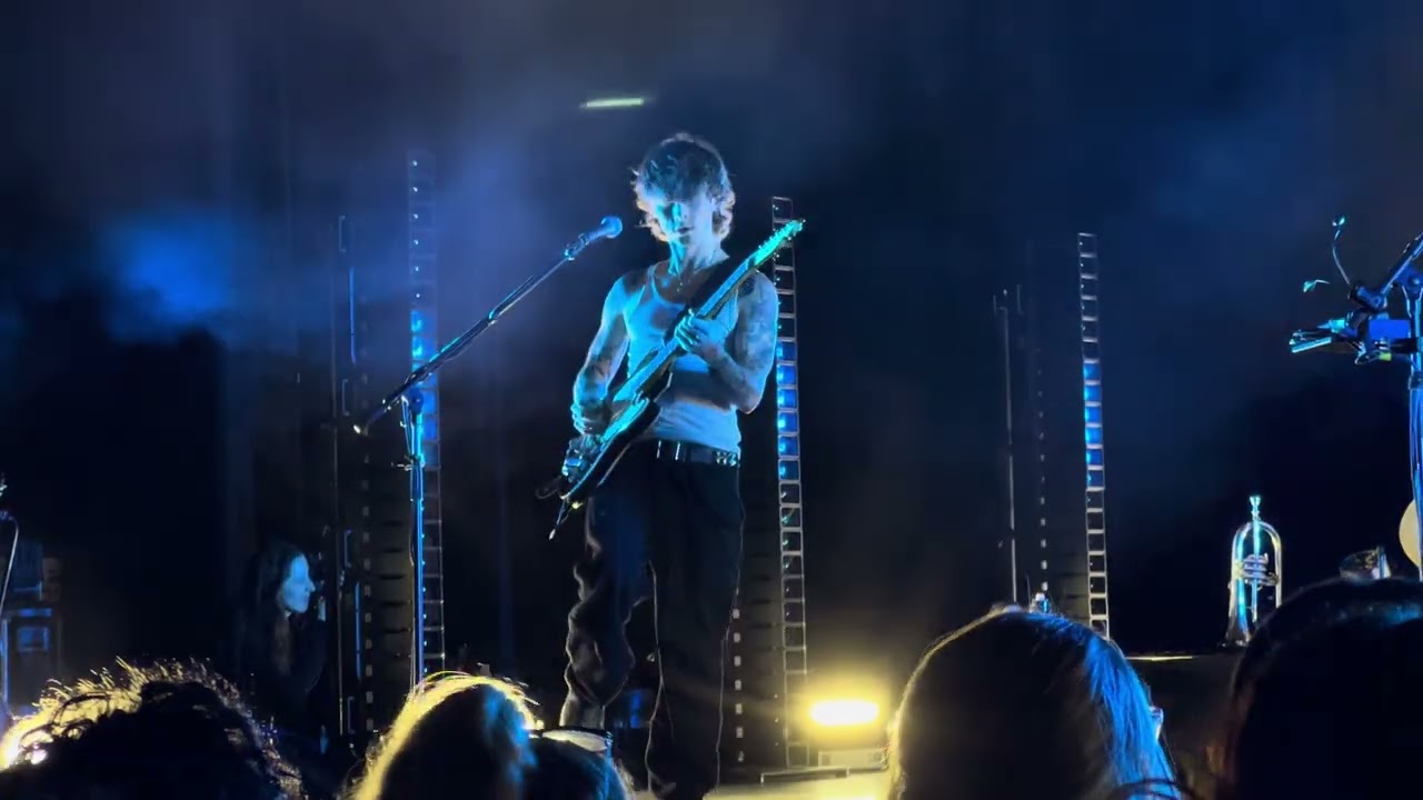 Hippo Campus Think It Over - Bubbles LIVE in Philadelphia