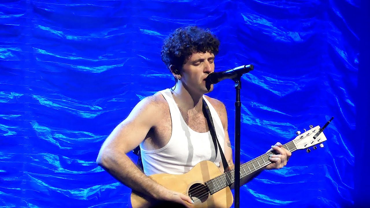 Lauv - Julia / Live Performance in Sydney