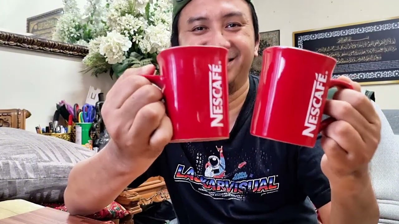 Cawan Nescafe Merah