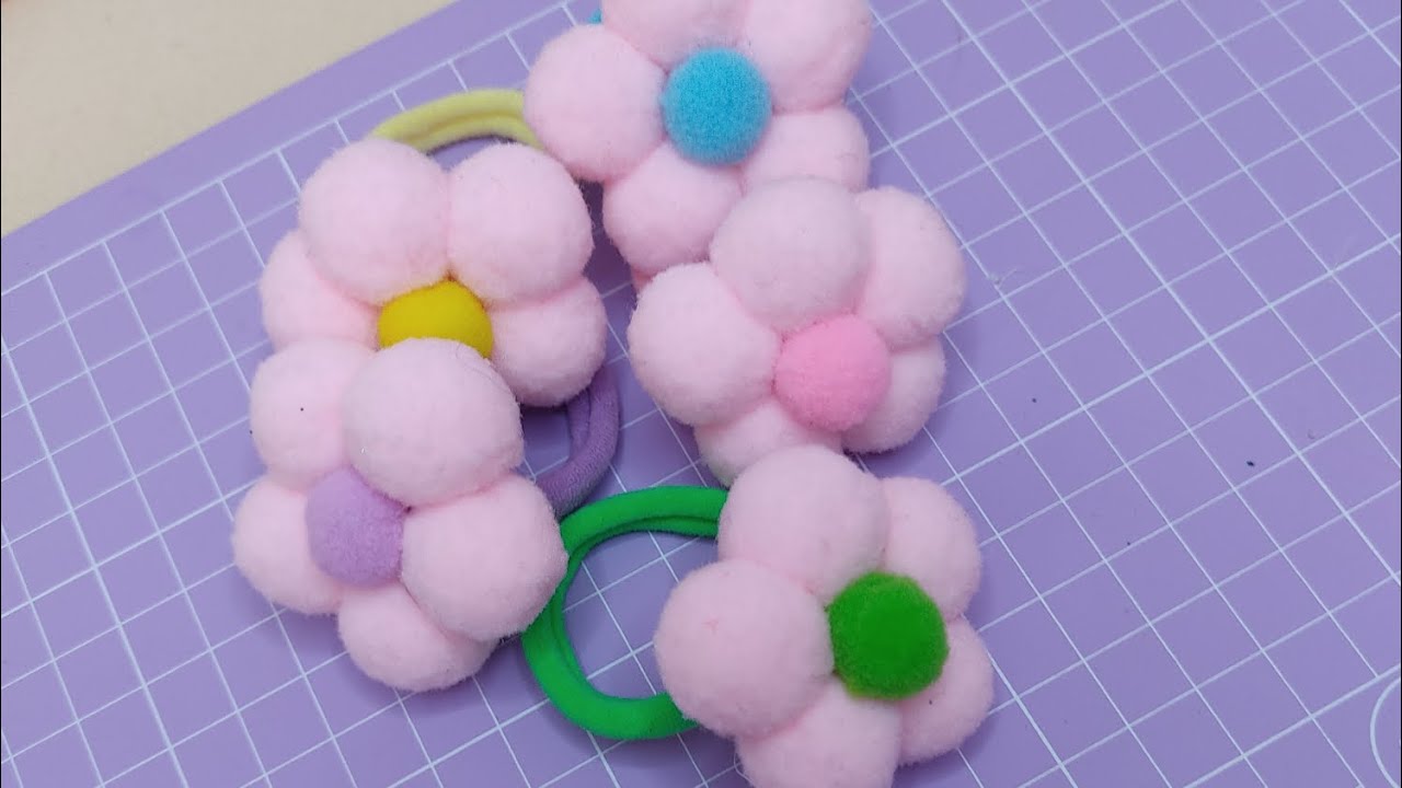 Acessórios que Vende Muito - Flor de Pompom Aplicado na Xuxinha 🌸