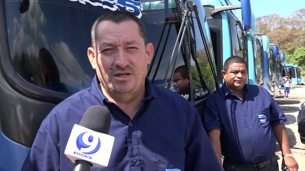 TRANSPORTISTAS DE LA RUTA 125 REALIZAN PARO DE LABORES COMO PROTESTA CON AUTORIDADES DE LA PNC