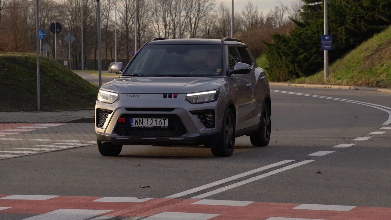 SSANGYONG TIVOLI 🚘 Moto Toya