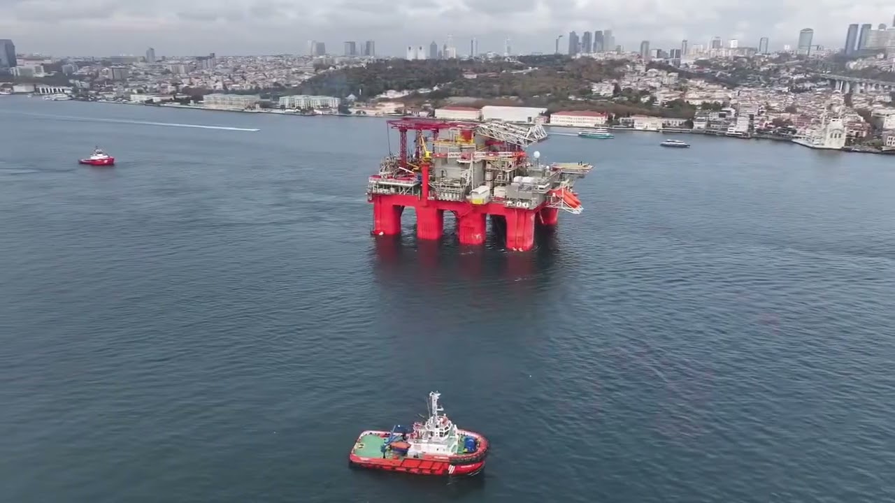 Платформата TRANSOCEAN BARENTS влезе в Черно море