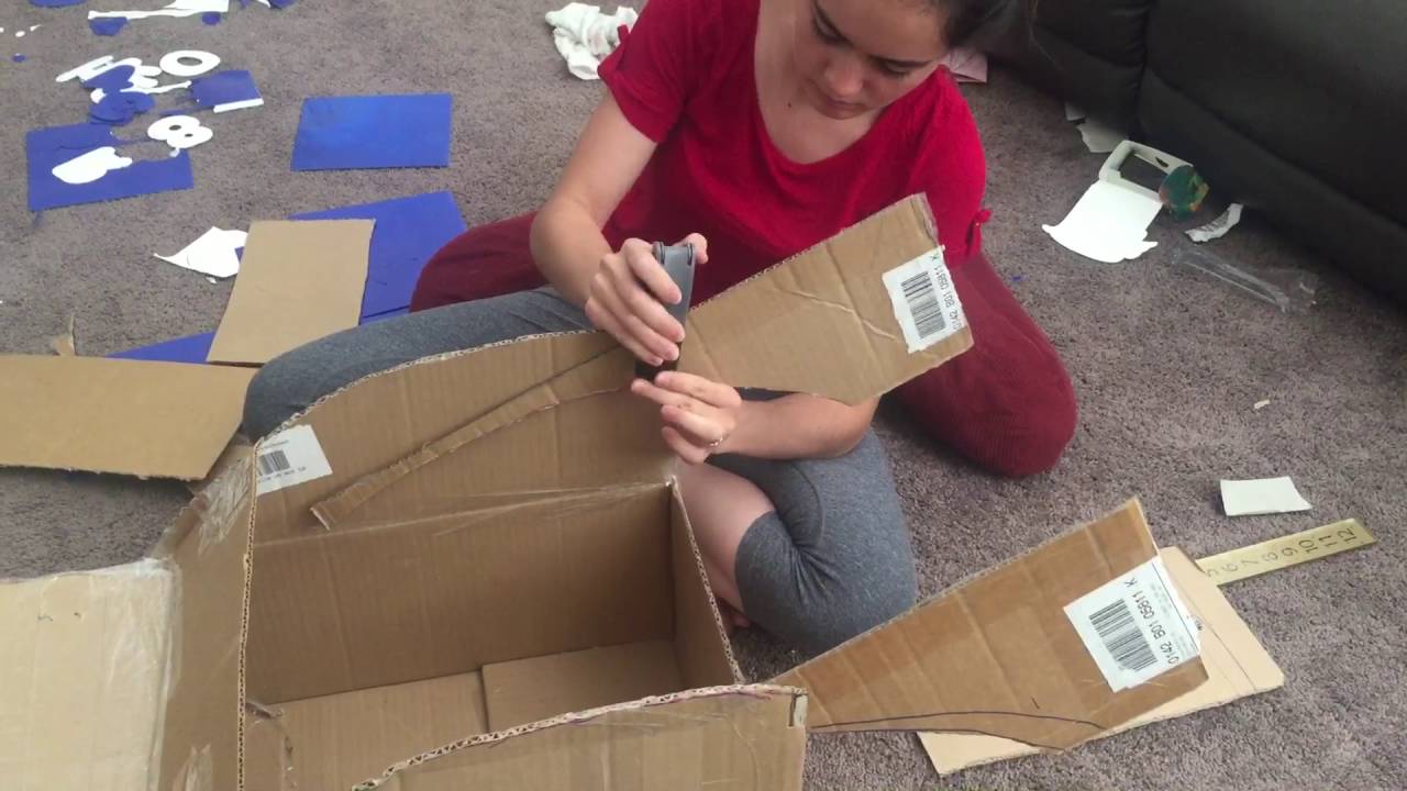 Como hacer un carro con caja de cart&oacute;n pt 7