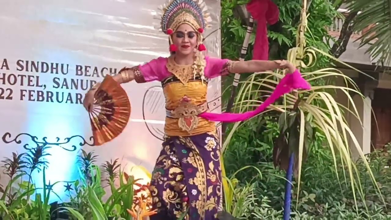 Tari Kembang Girang bersama Kania Gita