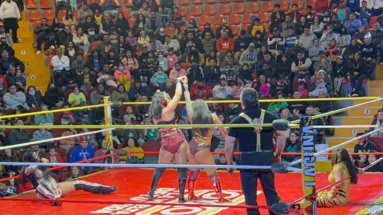 Lady Maravilla y Lady Flammer vs Lady Shani y Reina Dorada