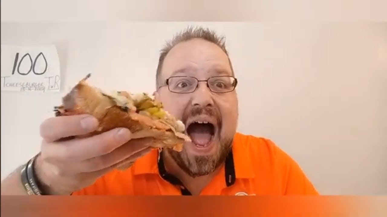 Triple 30-Topping Pizza Review from Green Lantern - Tcheeseburger TwR 