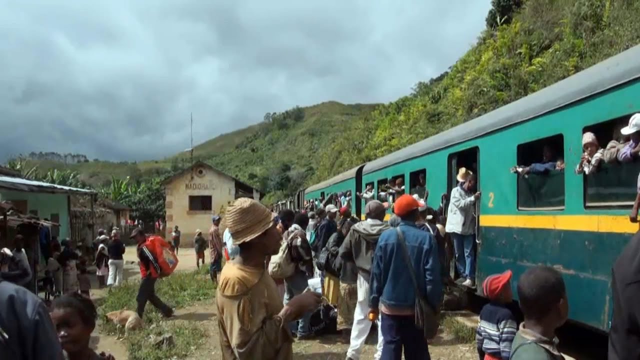 Madagaskar 5: Zugfahrt zur Ostküste / Train to the East Coast