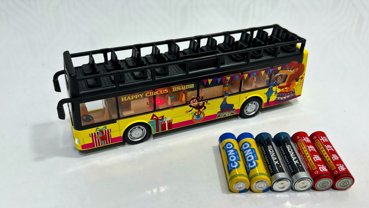 Rozpakowywanie autobusu cyrkowego Happy Circus, ciężar&oacute;wki wyścigowej RC, ciekawego elektrycznego rekina, niesamowitego samochodu akrobacyjnego RC
