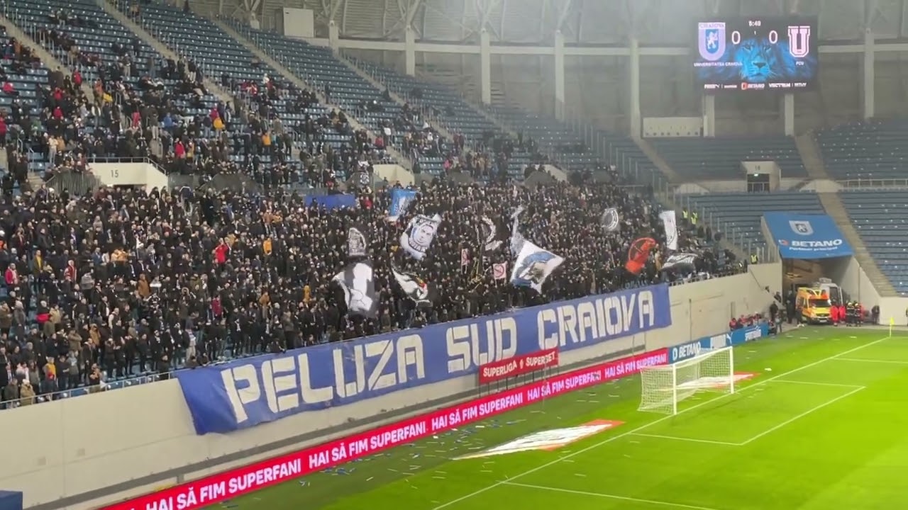 Inceputul de meci si coregrafiile celor 2 peluze la CSU Craiova - FC Universitatea Craiova