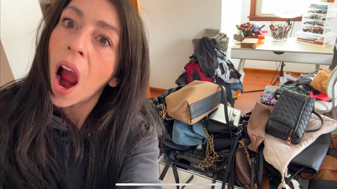 Declutter my handbags with me!!