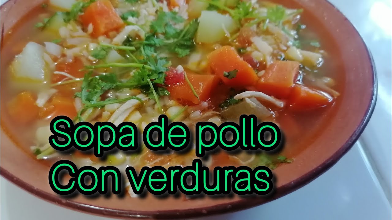 Sopa de pollo desmenuzado con verduras 
