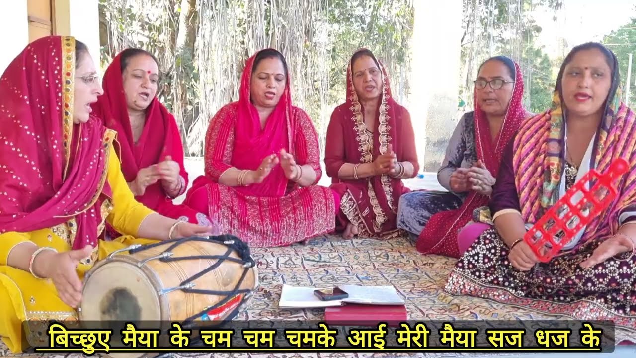 #bhajan #navratri 🚩कुन्डा खोल पुजारिया मन्दिर के आई मेरी मैया सज धज के #kirtan With Lyrics 🙏🏻