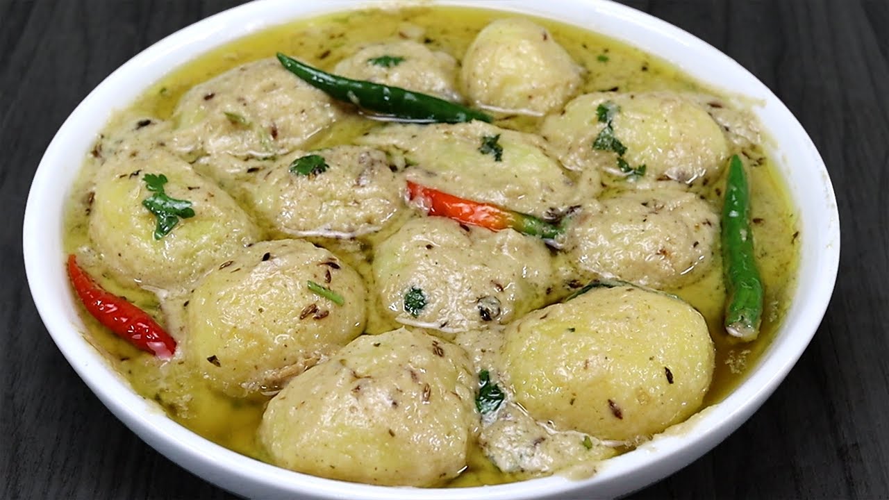 আঙ্গুল চেটে খাবার মত দারুন মজার আলুর সাদা কোরমা রুটি পরোটা বা ভাত বা পোলাও যেটা খুশী দিয়ে খেতে পারেন