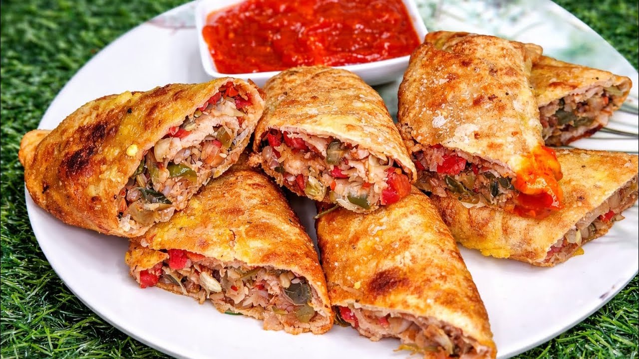 🌯😋 गरमागरम वेज रोल – हर बाइट में फुल स्वाद!कुरकुरी सब्ज़ियां, चटपटी चटनी और सॉफ्ट रैप