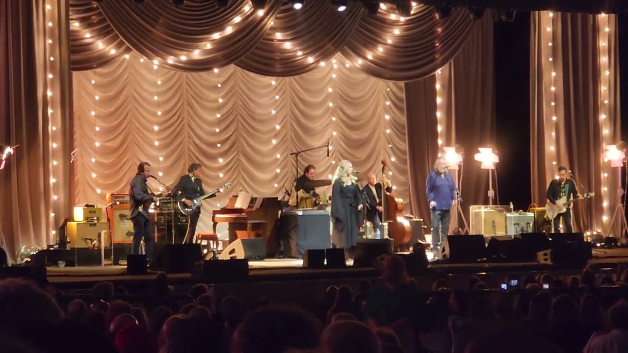 Robert Plant & Allison Krauss - Quattro World Drifts In