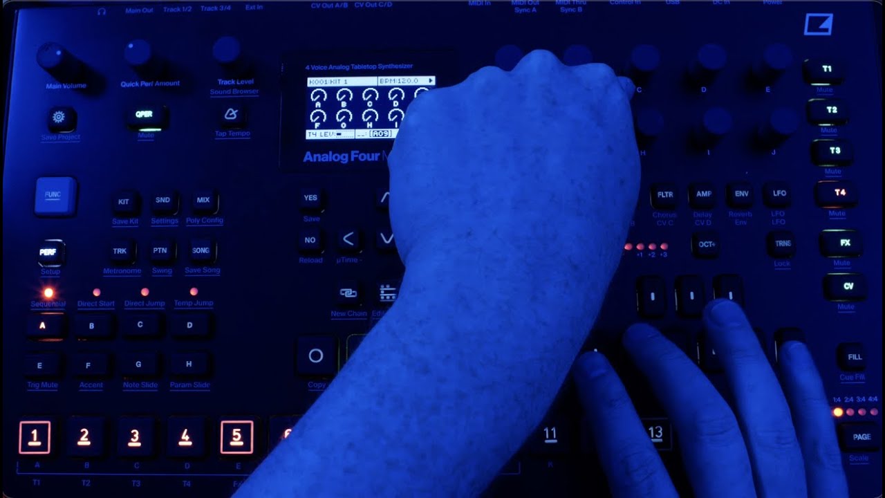 Analog Four MKII Session 2 (Dub Techno)