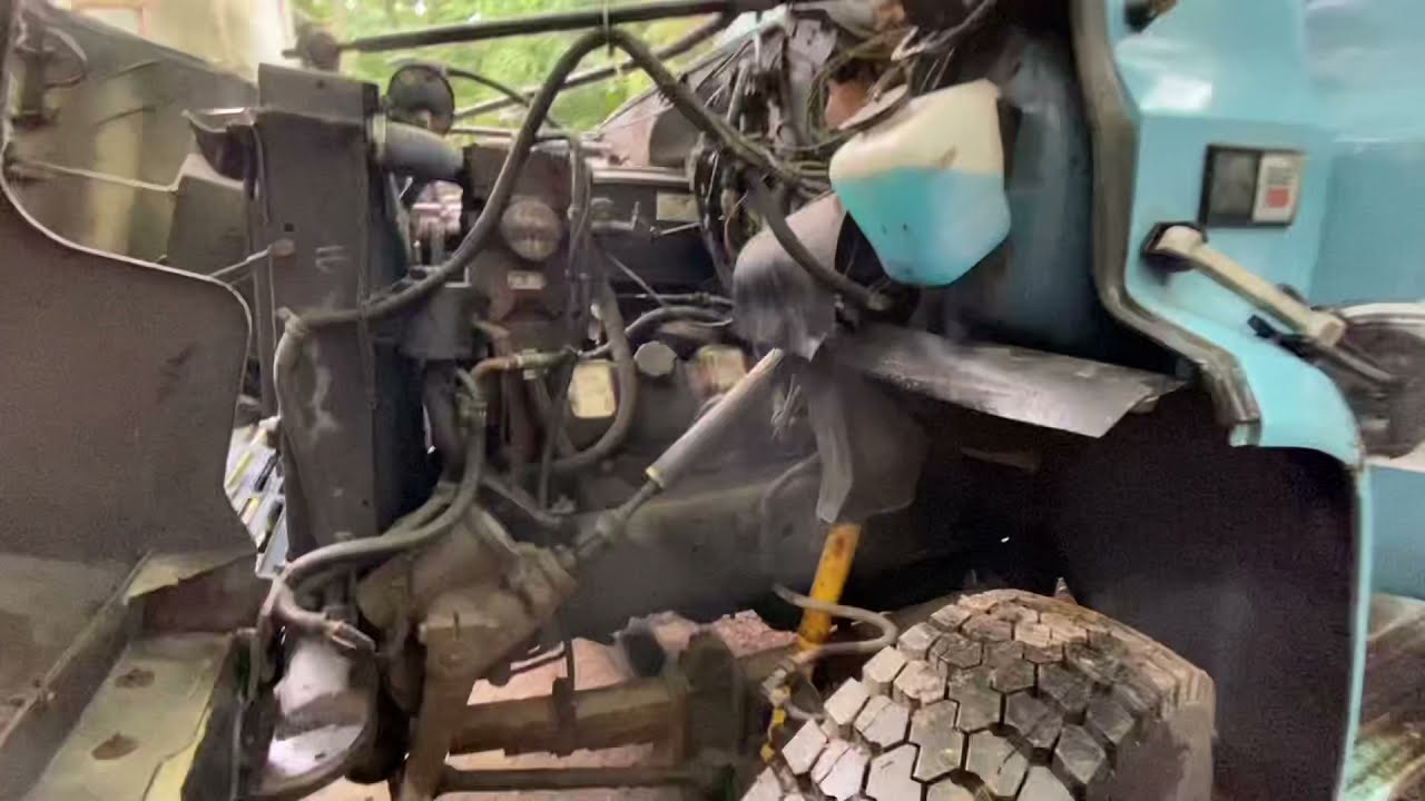 1990 GMC 6000 - 8.2 Fuel Pincher - Cold Start