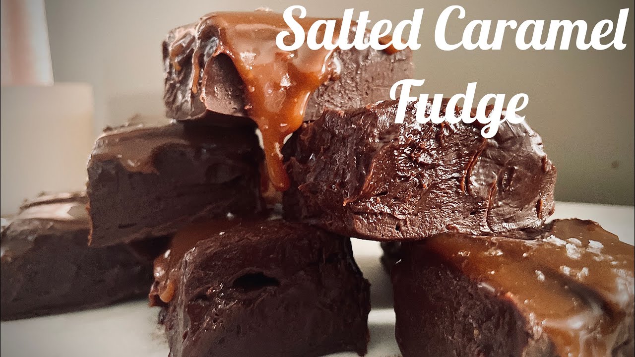 How to Make Salted Caramel Chocolate Fudge #chocolatefudge #fudge #saltedcaramel