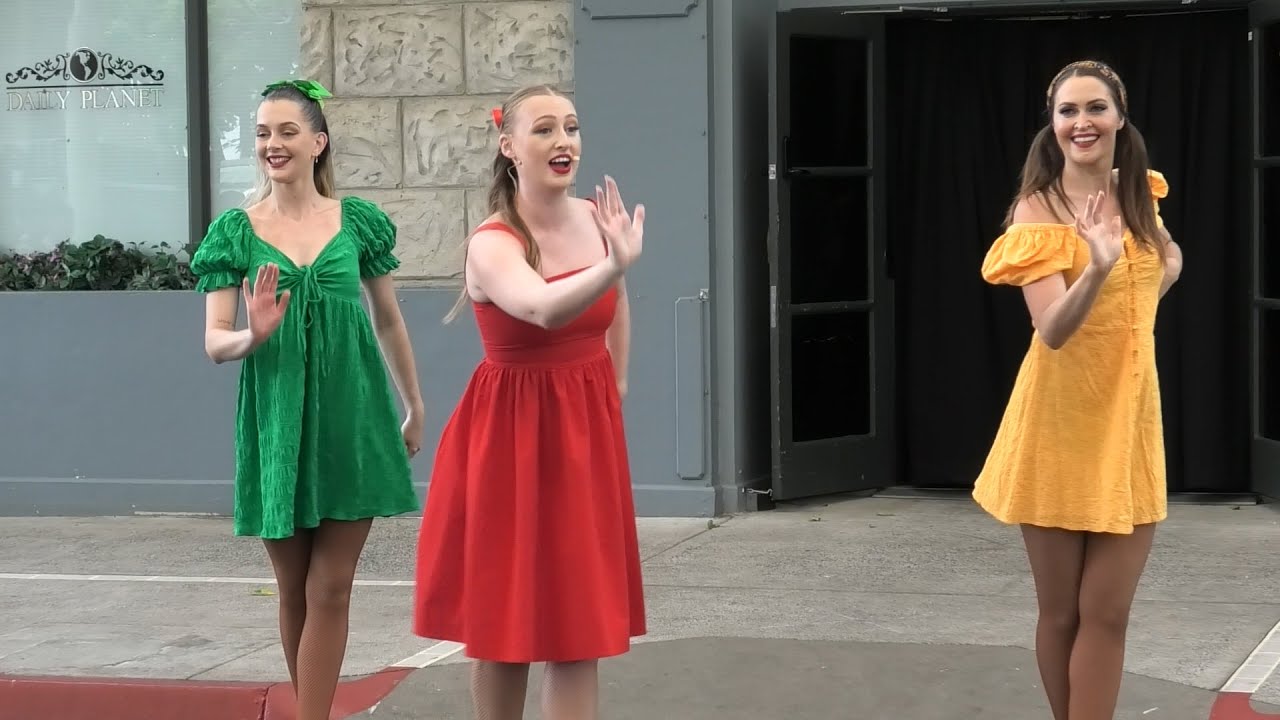 Hooray for Hollywood Movie World Gold Coast Shall We Dance (Full Show)