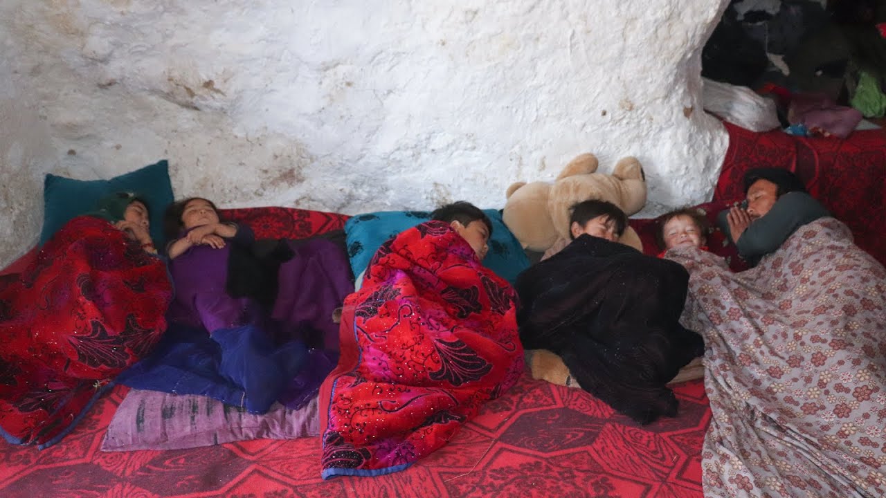 Inside the Life of Cave Dwellers: A Day in the Hidden Villages of Afghanistan