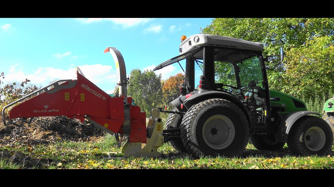 Deutz-Fahr Agrokid 230 - Wood chipping