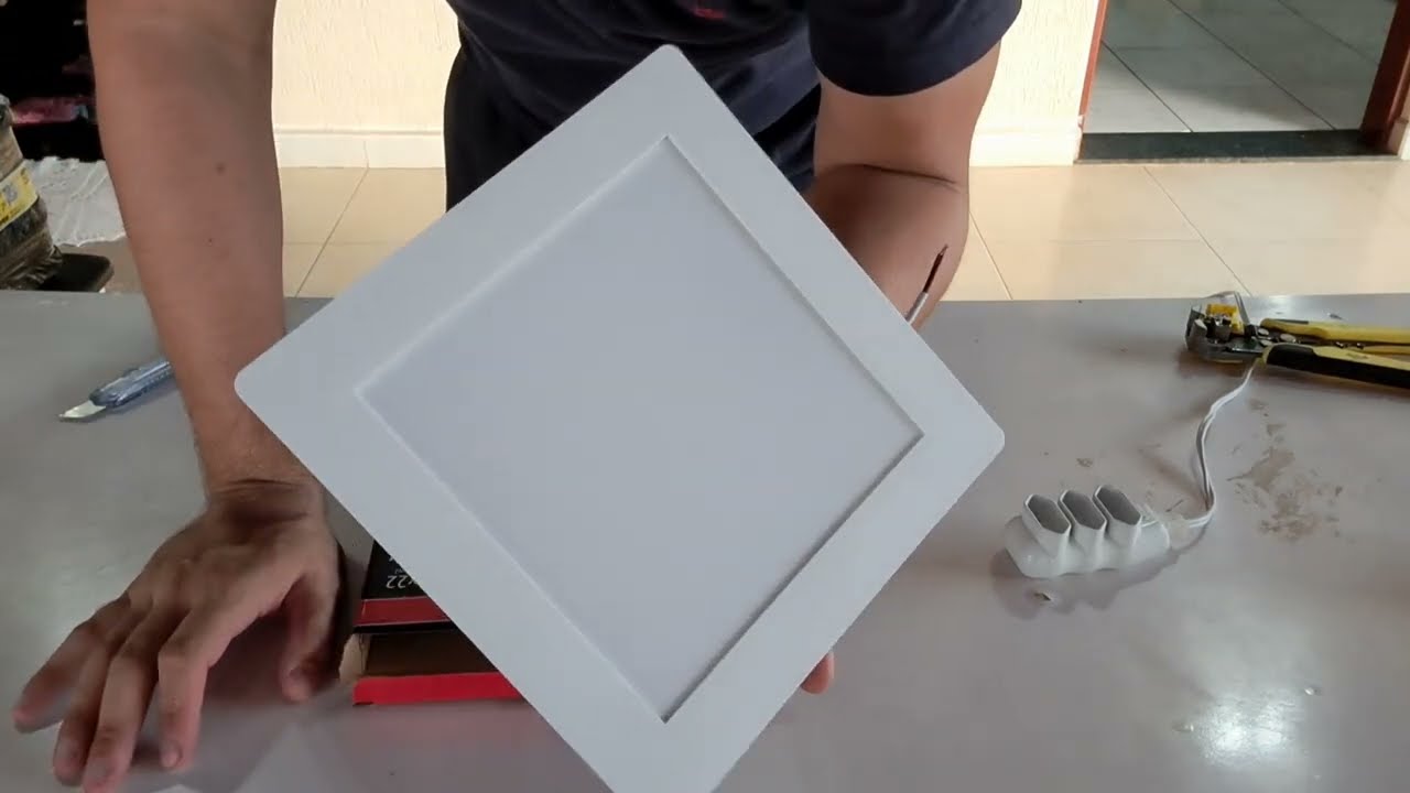 PLAFON LED DE EMBUTIR 18W - AVANT