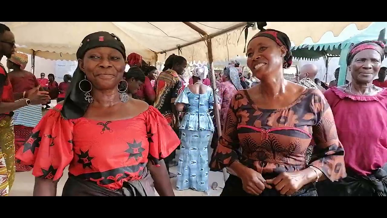 The Community Honoring Amehavi  Amuseh