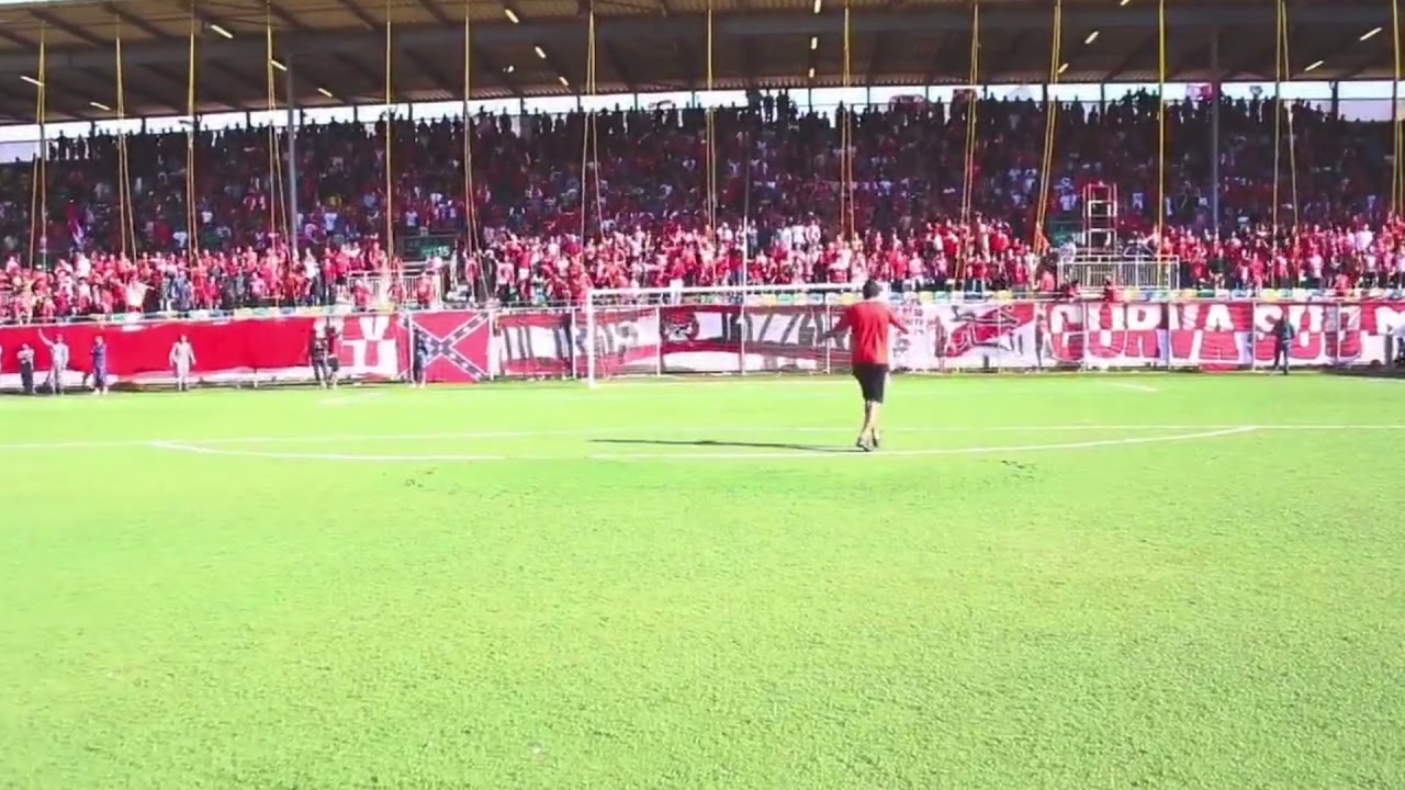 Top Ultras Chanting